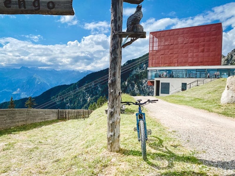 Tour in e-bike agli Omini di pietra